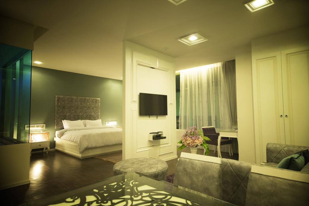 The Beverly Hills Hotel Nakhon Ratchasima Extérieur photo