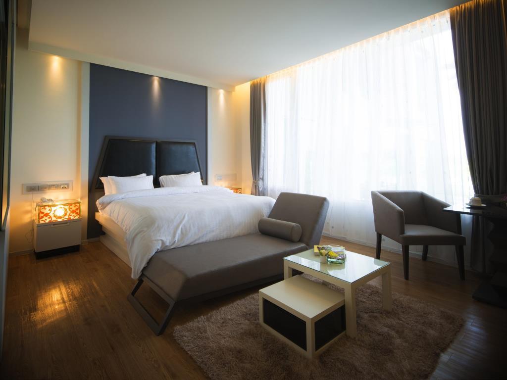 The Beverly Hills Hotel Nakhon Ratchasima Extérieur photo