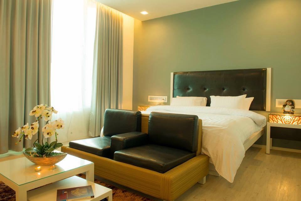 The Beverly Hills Hotel Nakhon Ratchasima Extérieur photo