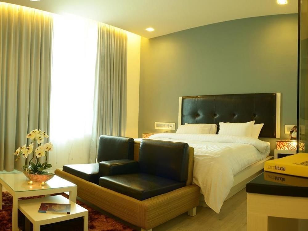 The Beverly Hills Hotel Nakhon Ratchasima Extérieur photo