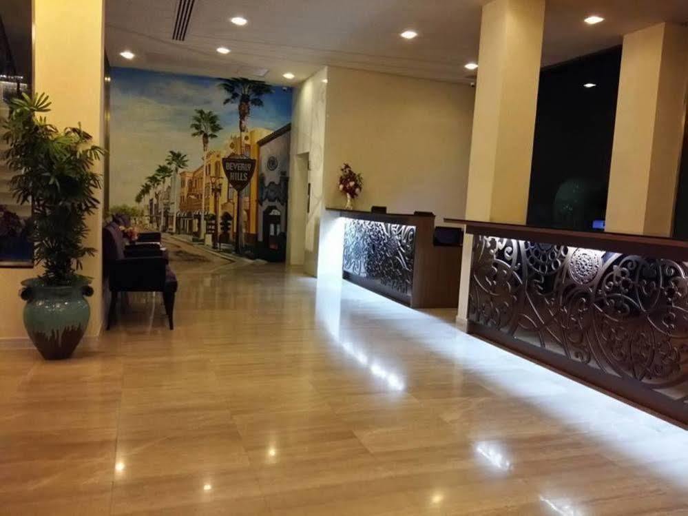 The Beverly Hills Hotel Nakhon Ratchasima Extérieur photo