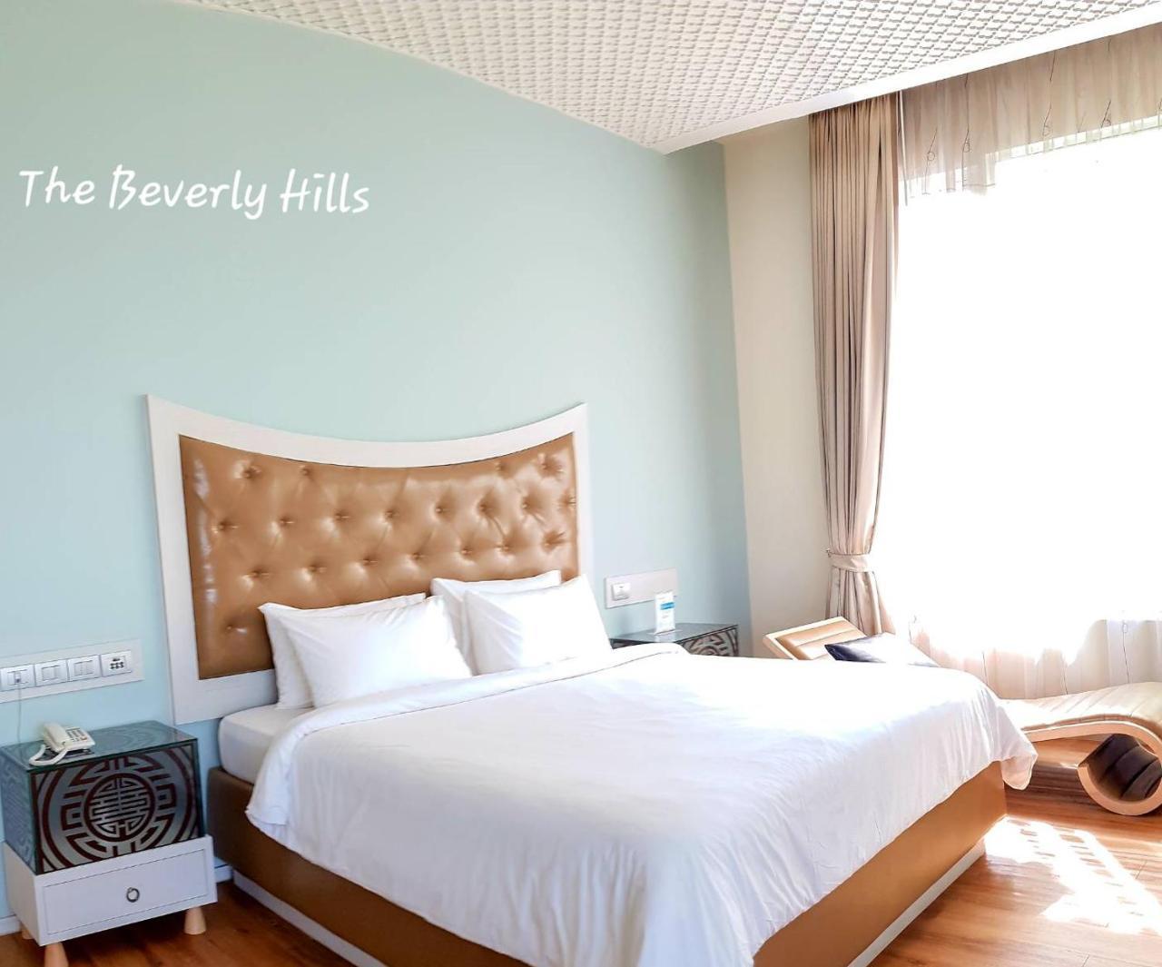The Beverly Hills Hotel Nakhon Ratchasima Extérieur photo