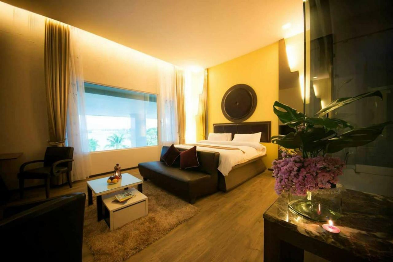The Beverly Hills Hotel Nakhon Ratchasima Extérieur photo